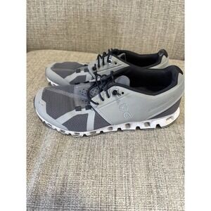 Woman's On Cloud 5 Running Shoes Gray Size 6.5
